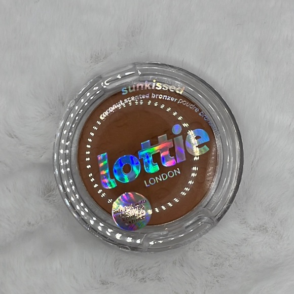 3/$9 Lottie London Sunkissed Coconut Bronzer in Sunburst - Picture 1 of 3